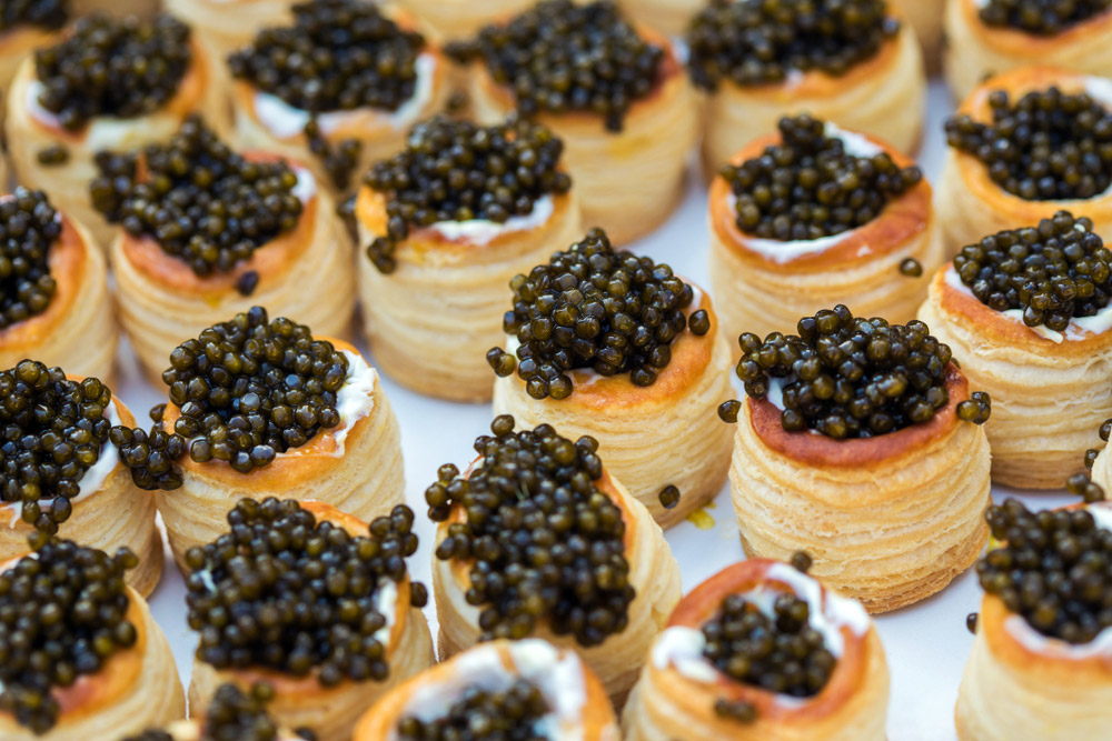 Kaviar servieren